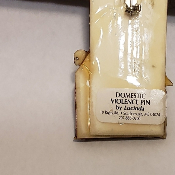Vintage Lucinda Domestic Violence Lapel Pin Brooch - Unique and Signed - Picture 4 of 6